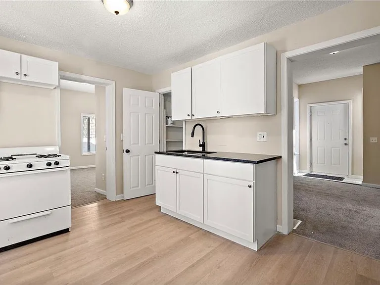 1083 Beech St #1 — Photo 16
