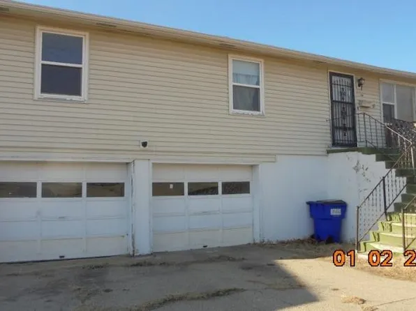 1504 Thompson Dr, Junction City, KS 66441
