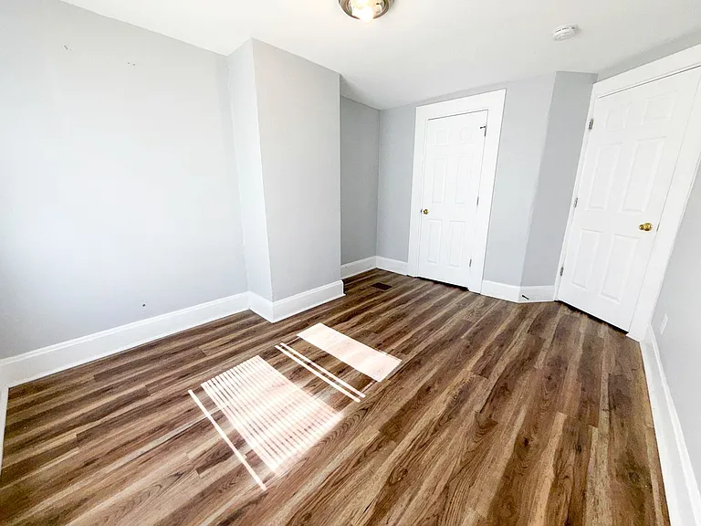 850 E Whittier St — Photo 15