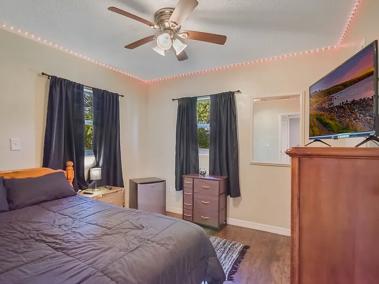 1226 Dewey Ave — Photo 15