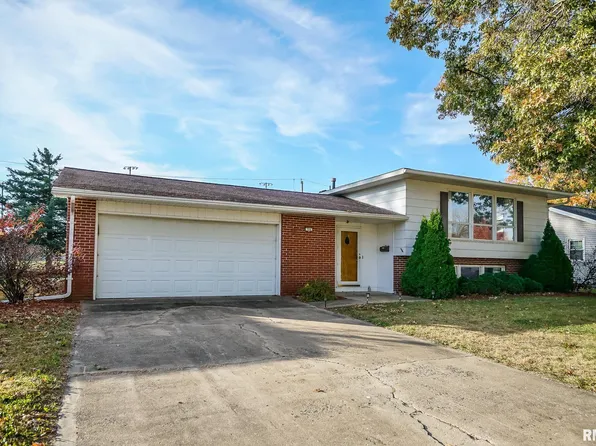 706 W Jackson St, Abingdon, IL 61410