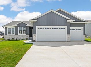 1251 Cedar Springs Dr, Marion, IA 52302