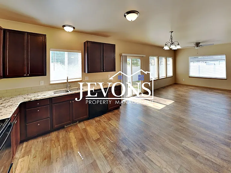708 N 29th Ave #3 — Photo 3