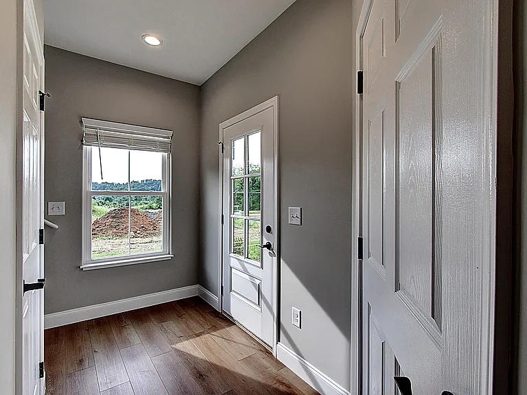 209 University Pkwy #36 — Photo 5