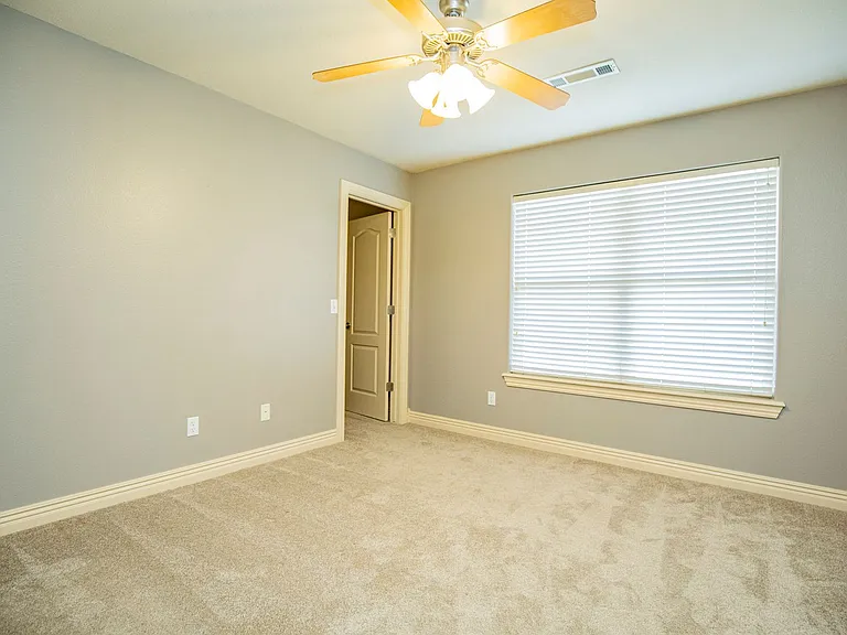 2308 Chinquapin — Photo 17