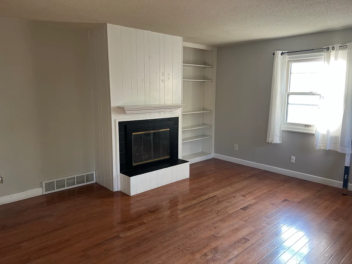 Building Photo - 65 Arbury Dr