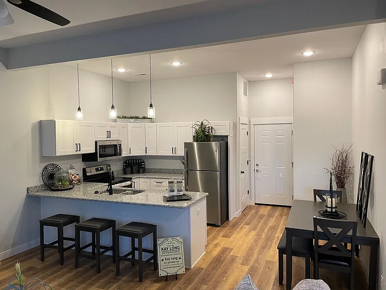 1915 S Maple Tree Ln #1 — Photo 4