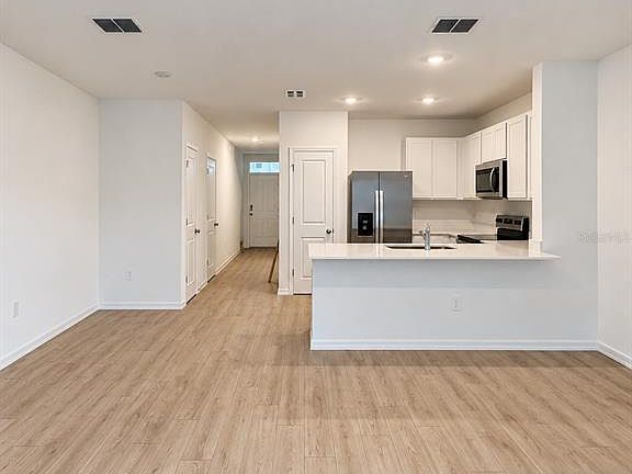 4th image of 17600 Spanish Oak Loop