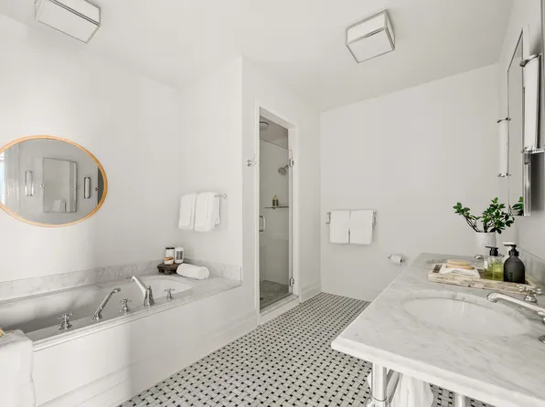 30 Main Street image 13 of 22