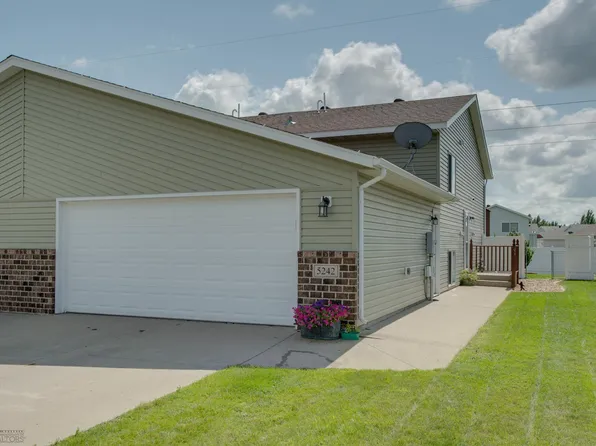 5242 48th Ave S, Fargo, ND 58104