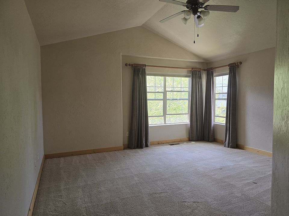 Master Bedroom with space for potential office