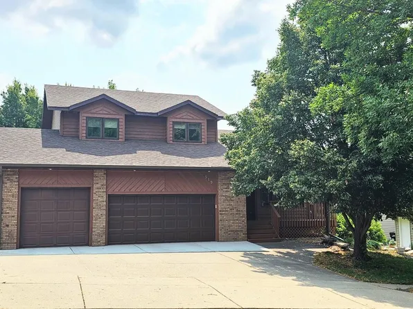 519 Buckskin Ave, Bismarck, ND 58503