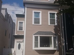 68 F St, South Boston, MA 02127