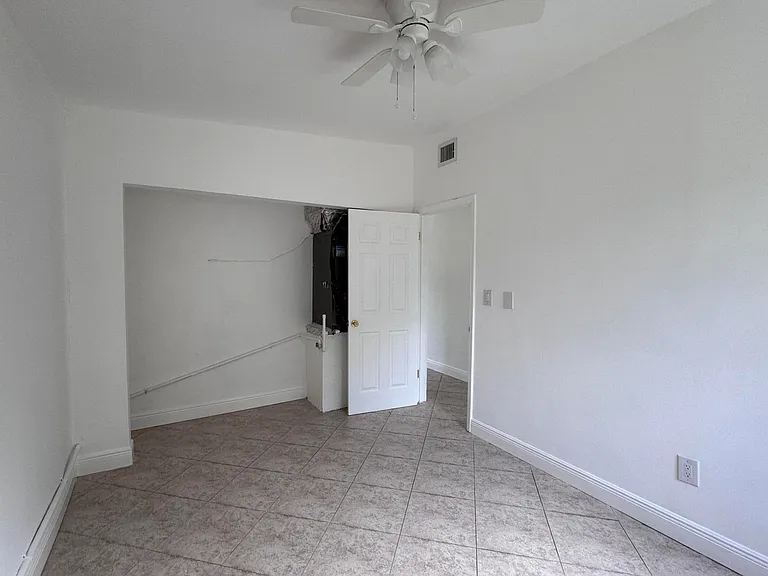 4310 NE 13th Ave — Photo 9