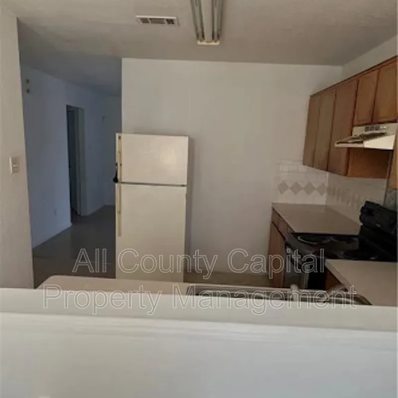 3 bed, 2.0 bath, 1178 sqft, $950 — Photo 3