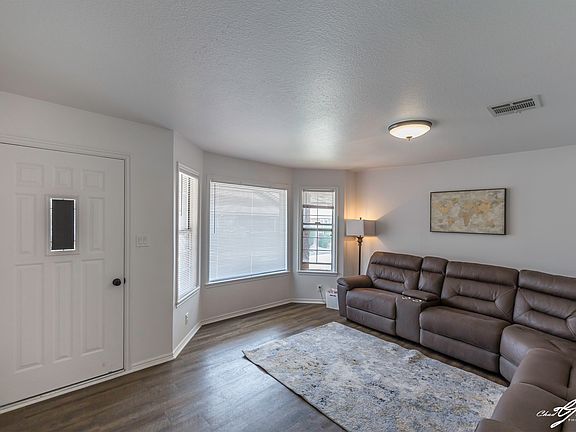 2nd image of 689 E 160 S Suite 8