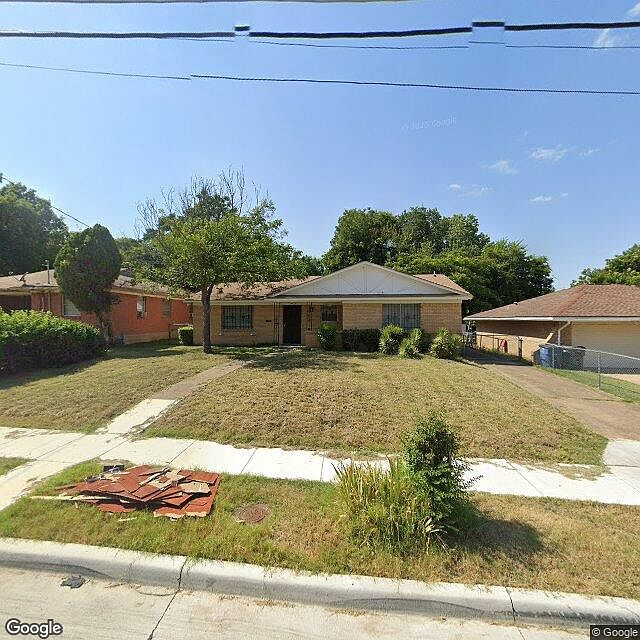1st image of 2425 Kristen Dr Room 3