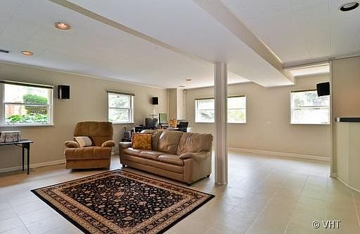 5th image of 415 Wilshire Dr W