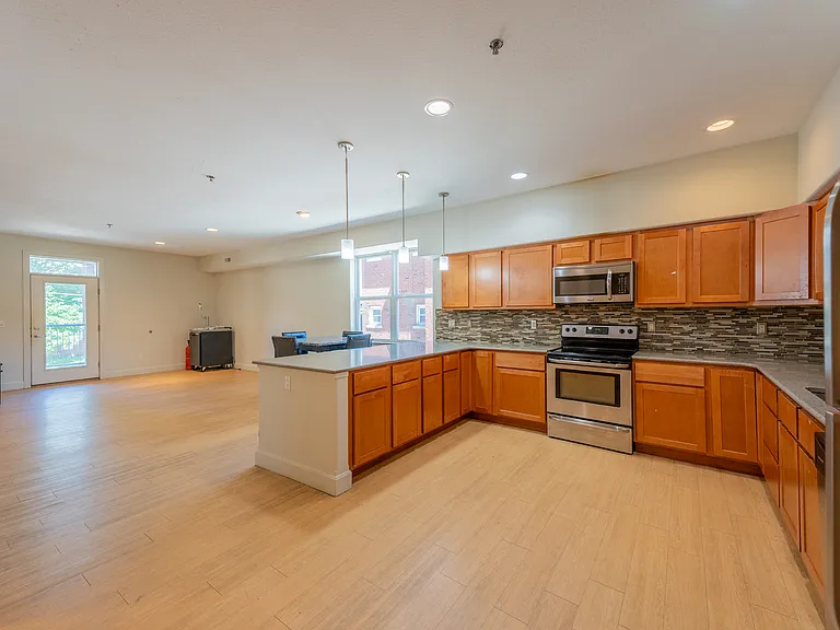 Roland Realty — Photo 13