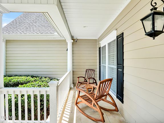 5th image of 7729 Bonaventure Drive