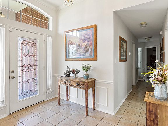 3rd image of 1814 Waterton Cir