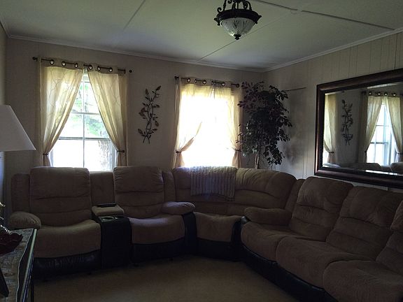 Spacious living room