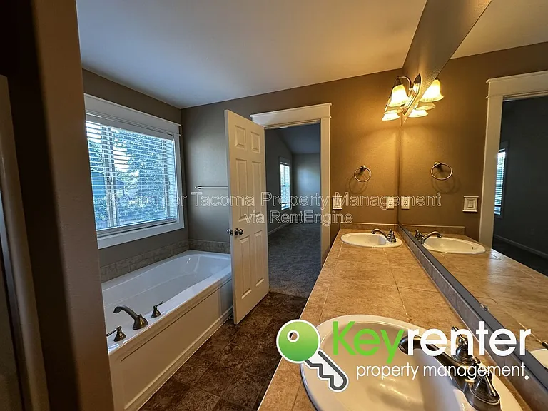 809 SE 9th Cir — Photo 18