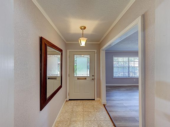 2nd image of 10714 Ballantine St