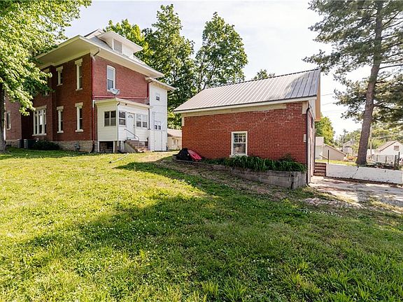3rd image of 1120 Kansas Ave
