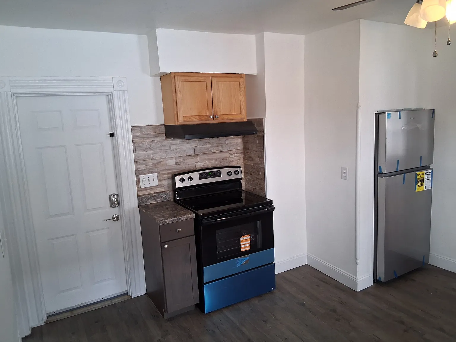 3 bed, 1200 sqft, $1,600 — Photo 3
