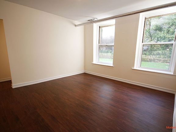 2nd image of 2410 29th St APT 1
