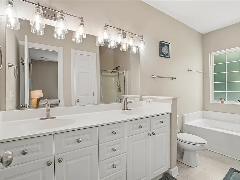 407 S Elgin Ct — Photo 22