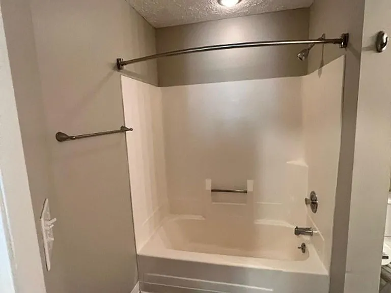 Cross Lakes Apartments — Photo 11
