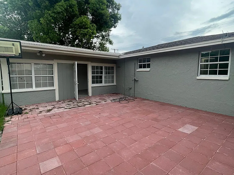 6022 W Clifton St — Photo 11