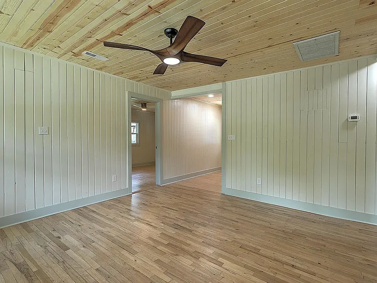 2531 Wecco St — Photo 7