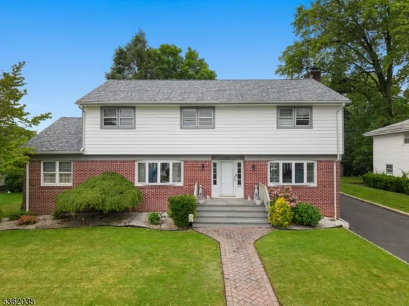 187 Notch Rd, Clifton City, NJ 07013