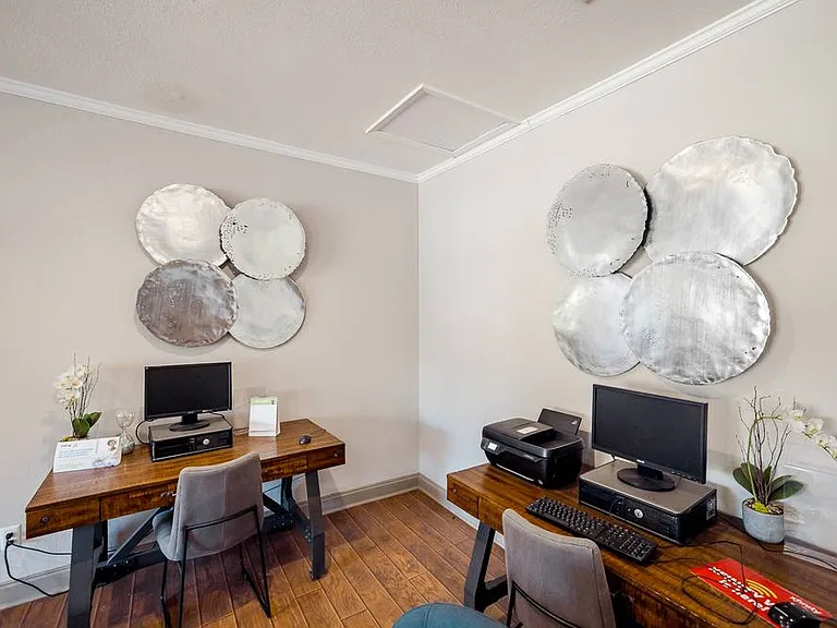 5958 E Point Dr — Photo 15