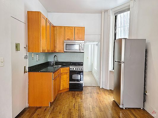 2nd image of 204 W 132nd St #4F