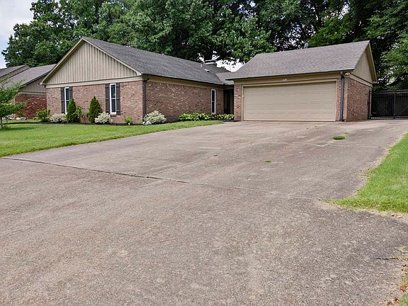3rd image of 304 Kingsway Dr