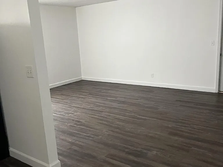 301 W North St #1 — Photo 3