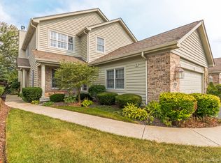 828 Village Rd, Crystal Lake, IL 60014