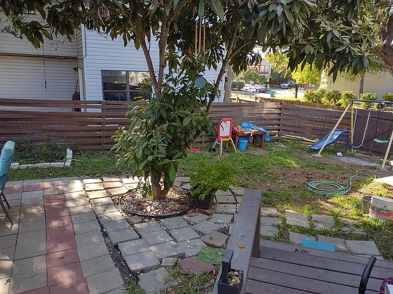 19 Fannin Post — Photo 17