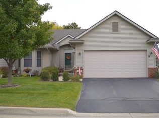 6079 Green Ash Dr, Brighton, MI