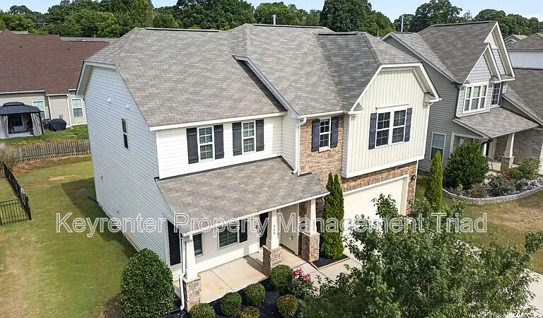 504 Eagles Way — Photo 23