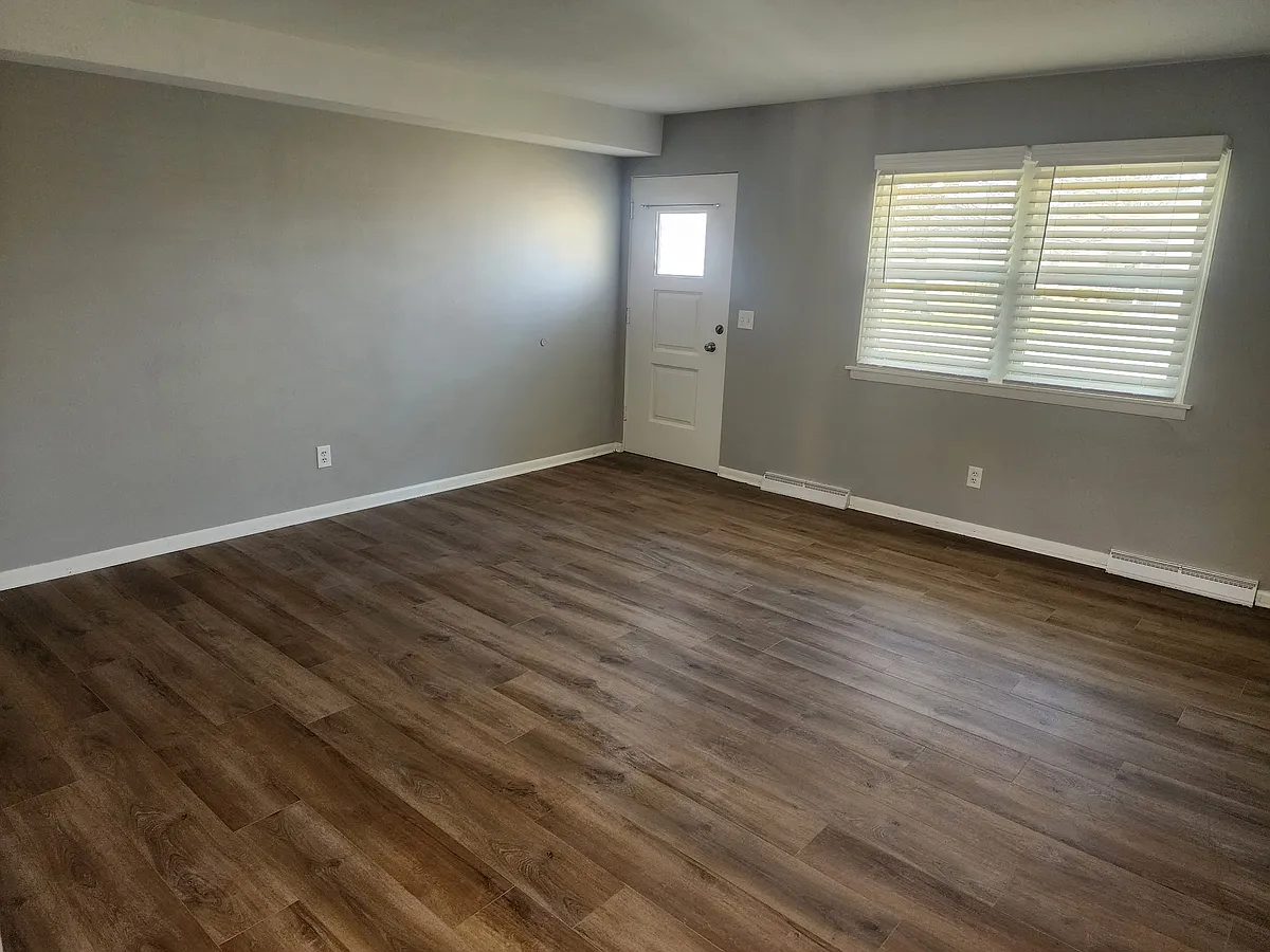 Building Photo - 367 Commanche Dr #2