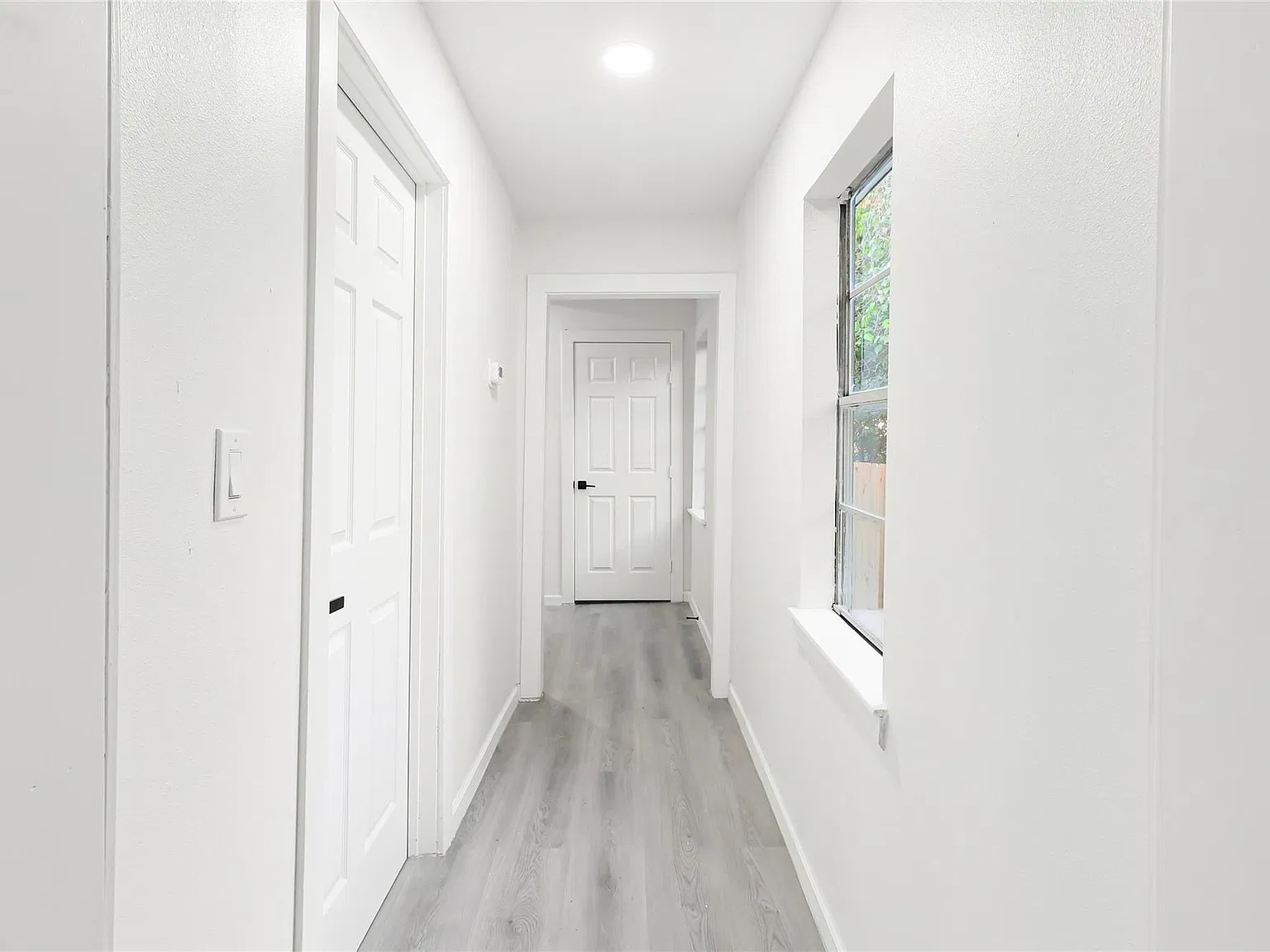 3 bed, 1.0 bath, 890 sqft, $1,550 — Photo 4