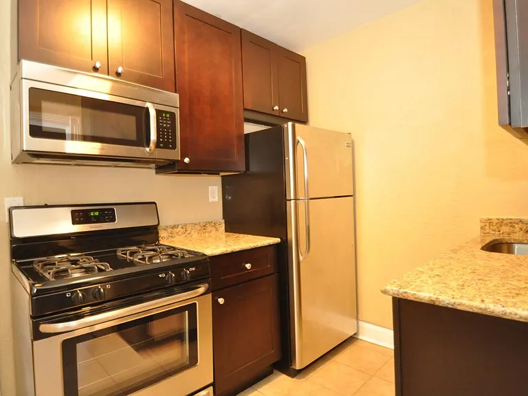 1861 N Clarkson St #6 — Photo 9