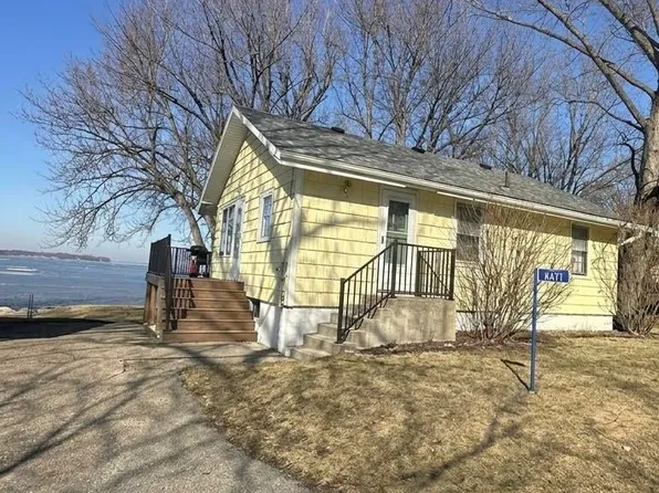 671 Cowpath Ln, Fort Atkinson, WI 53538