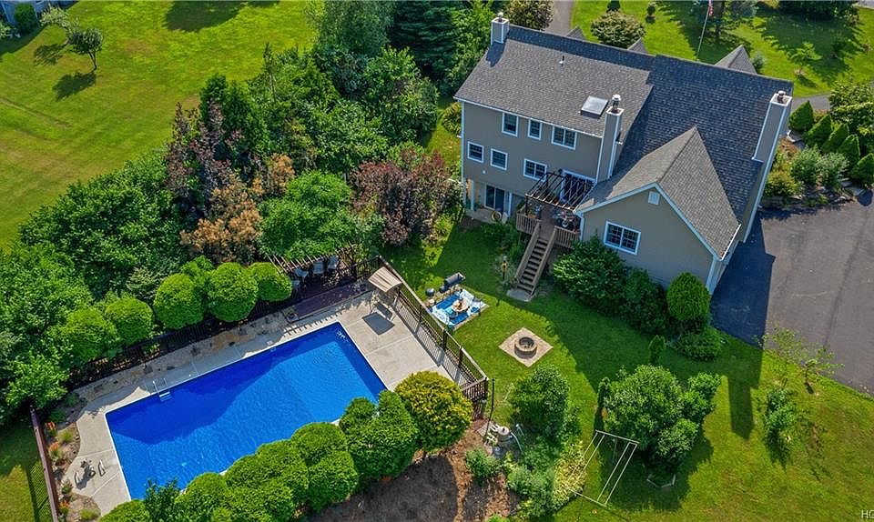 1st image of 42 Warwick Estates Dr