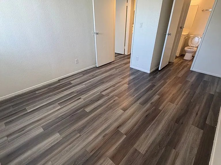 4145 N Longview Ave — Photo 8